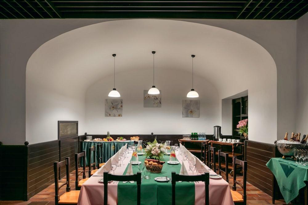 Ambassador Zlata Husa Praga Exterior foto Restaurant