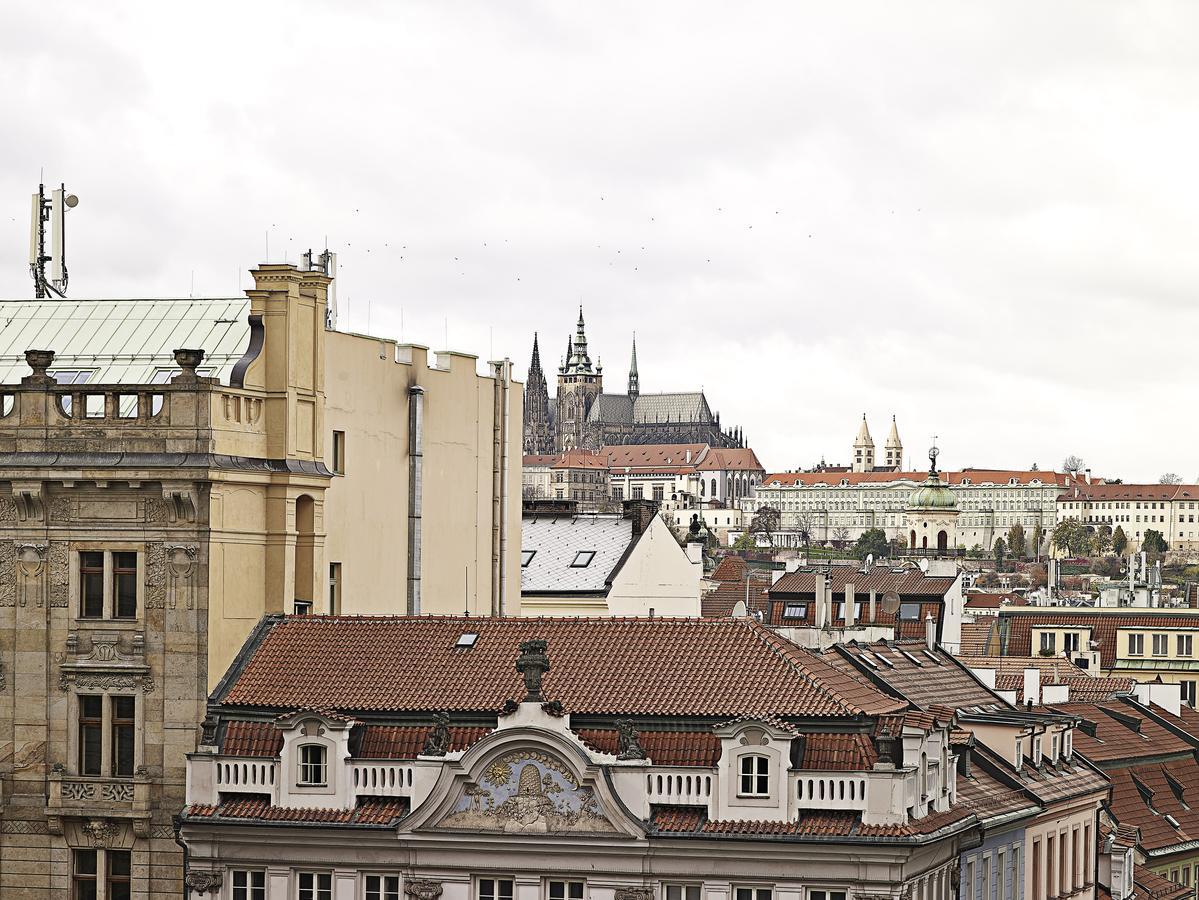 Ambassador Zlata Husa Praga Exterior foto Prague roofs